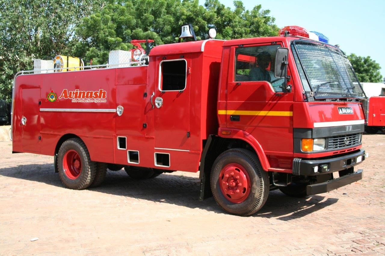 Red Medium Water Foam Tender